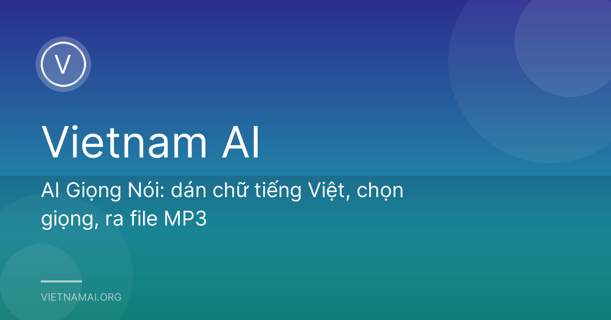 Nữ podcaster thu âm trong phòng nhỏ ở Đà Lạt, micro có lưới lọc